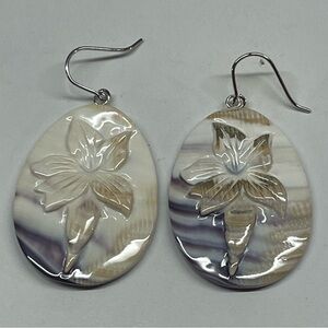 Flower carved quahog shell wampum earrings sterling silver hooks